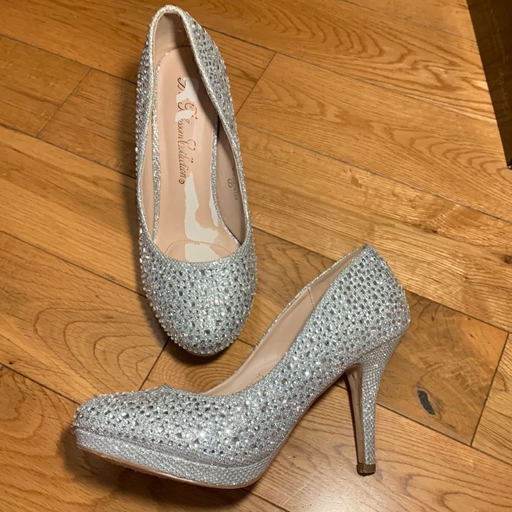 De Blossom collection Silver rhinestone high heels Size 7